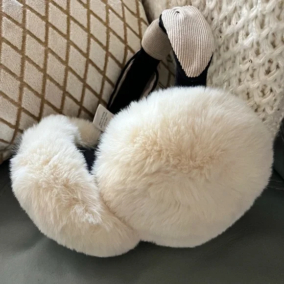 NWT Beautiful ADRIENNE LANDAU Soft FLUFFY Warm COZY Creamy EAR MUFFS - Picture 8 of 13